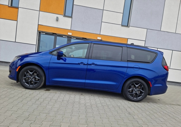 Chrysler Pacifica cena 114900 przebieg: 68000, rok produkcji 2020 z Tarnów małe 211